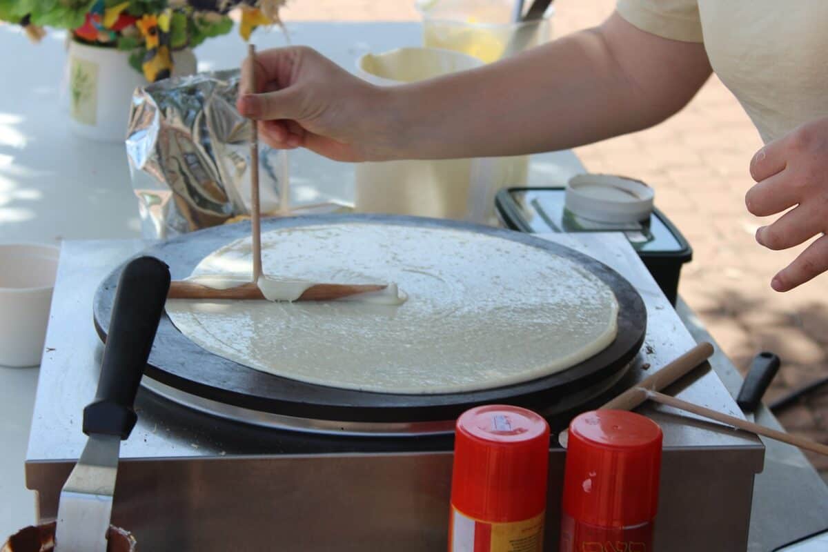 Crêpière. Photo by taleitan