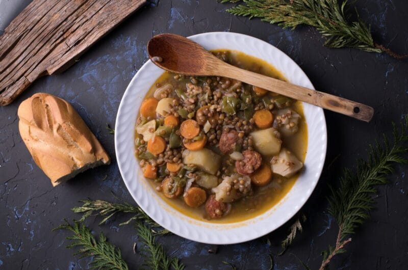 Soupe aux lentilles et légumes d'hiver