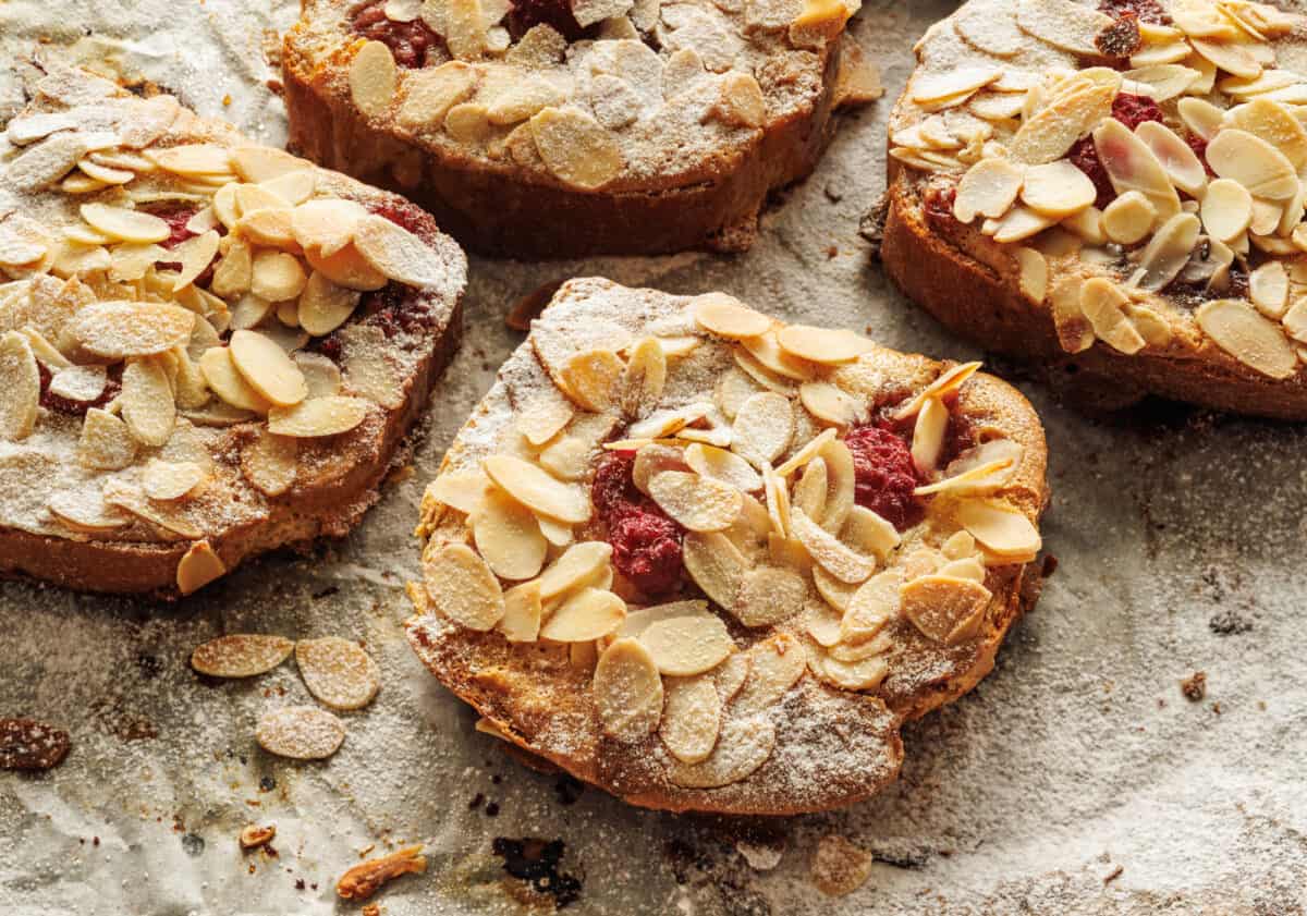 Découverte et recette du bostock : origines de la célèbre viennoiserie