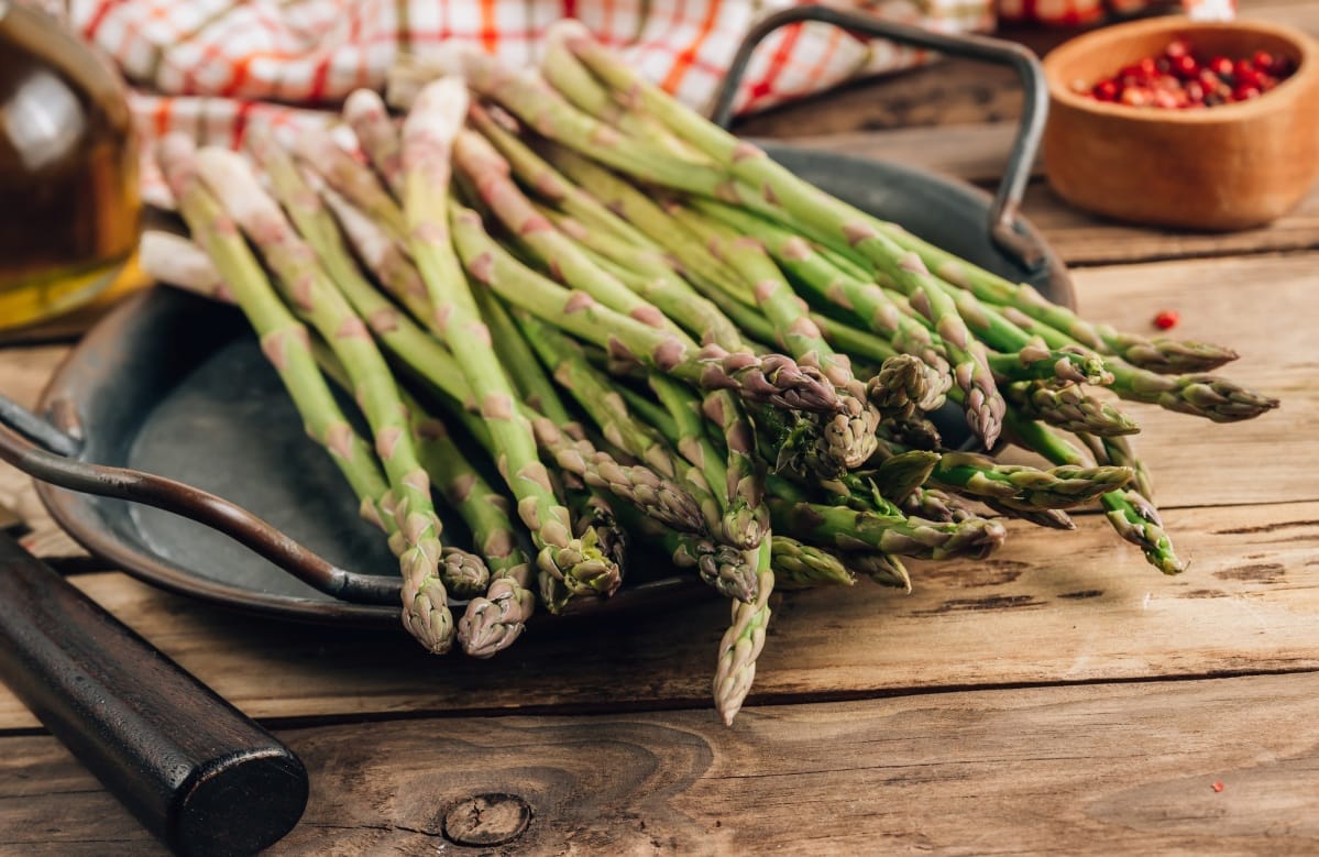 Botte d'asperges fraîches