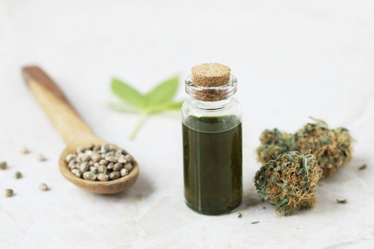 Bouteille d'huile de CBD