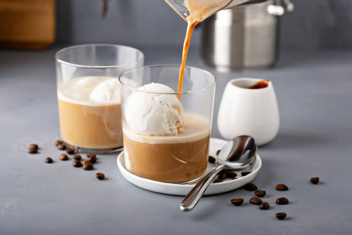 Café affogato avec glace à la vanille