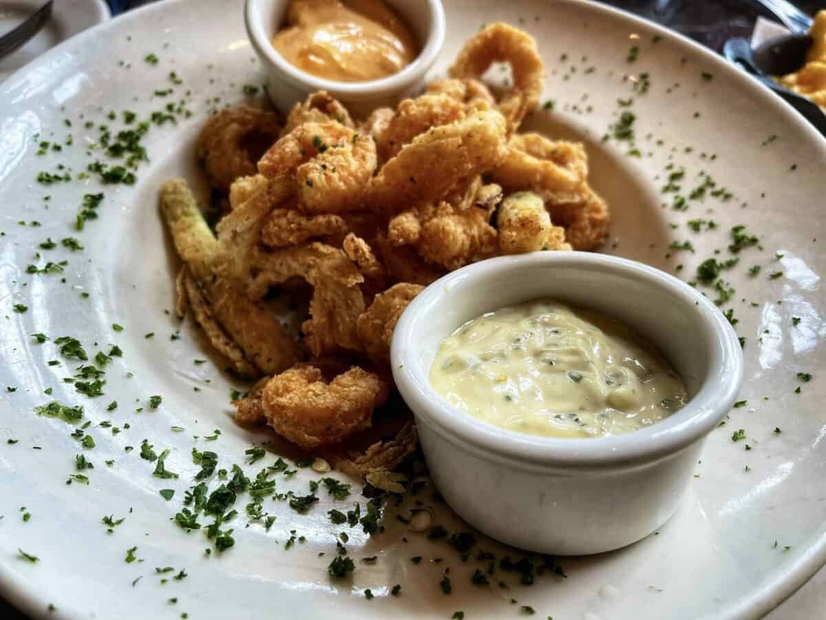 Calamars frits avec sauce tartare et chipotle !