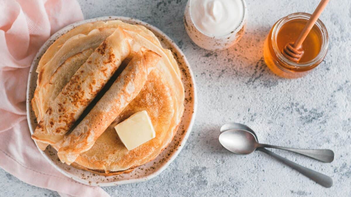 crêpes russes blini avec espace de copie