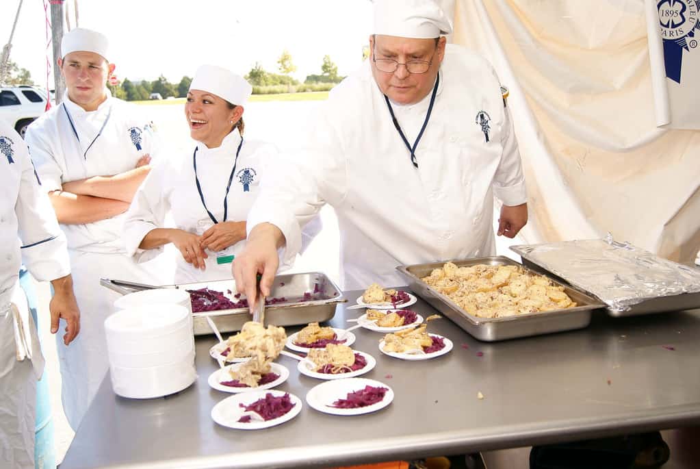 Découvrez l’histoire et la signification derrière l’expression « être un cordon bleu »