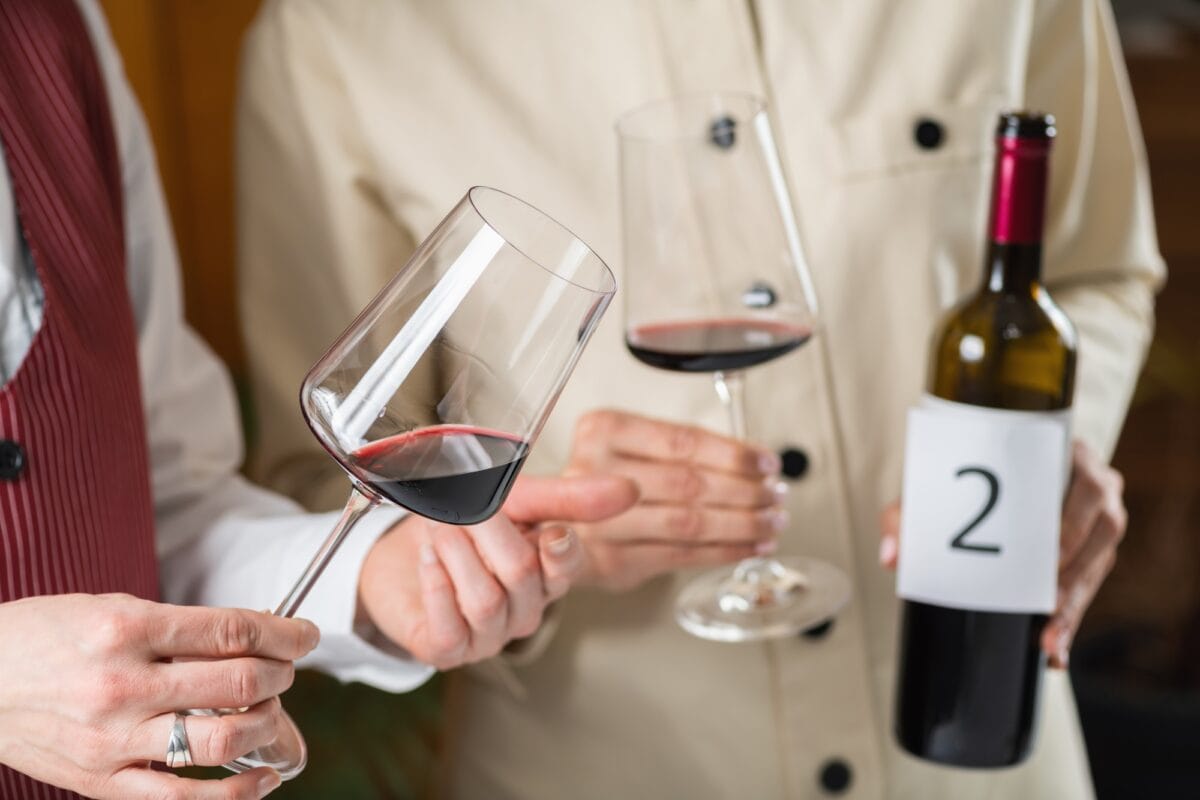 Dégustation de vins à l'aveugle.