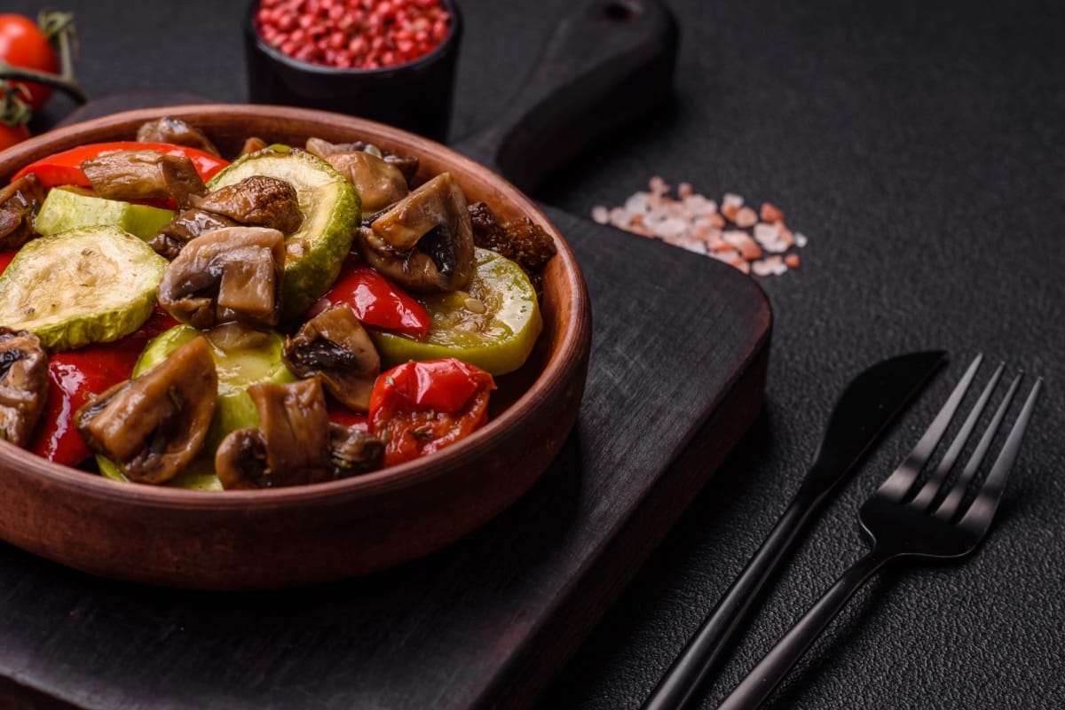 Légumes grillés avec champignons shiitaké et oignons