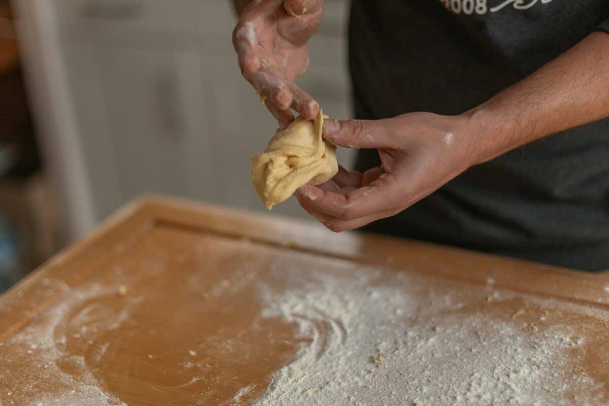 Façonnage d'une pâte à brioche