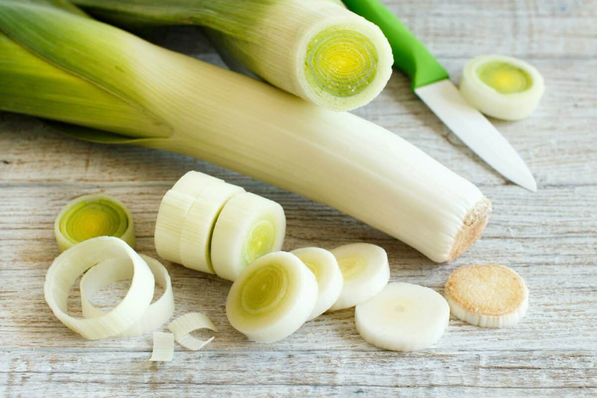 Fresh leeks whole and sliced