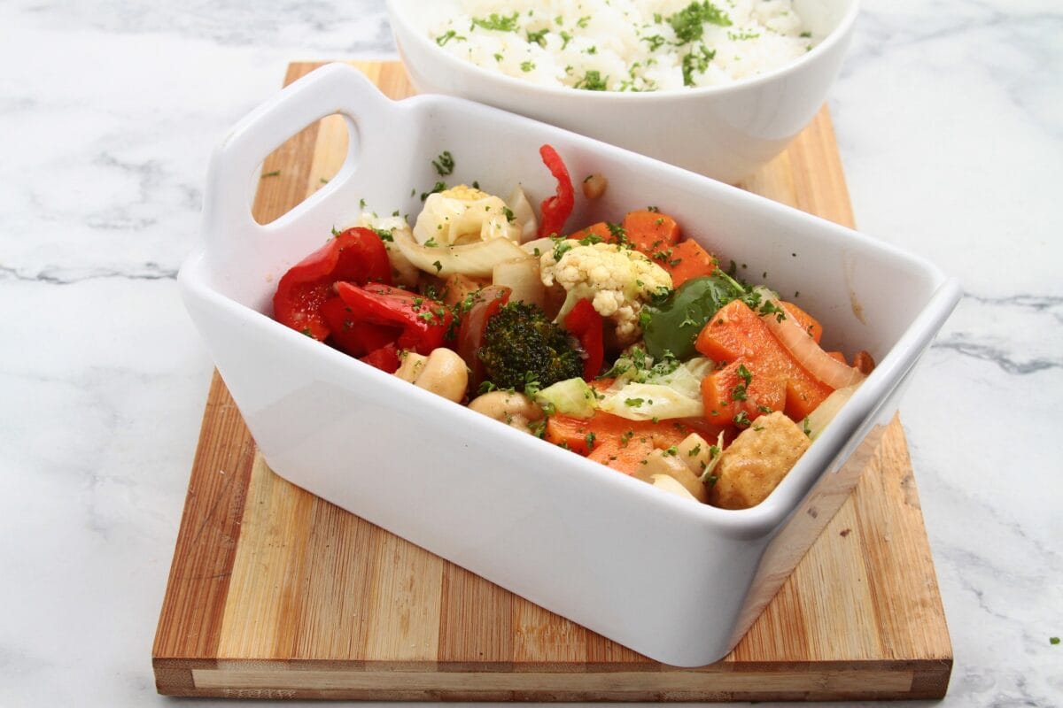 Freshly cooked mixed vegetables served with rice