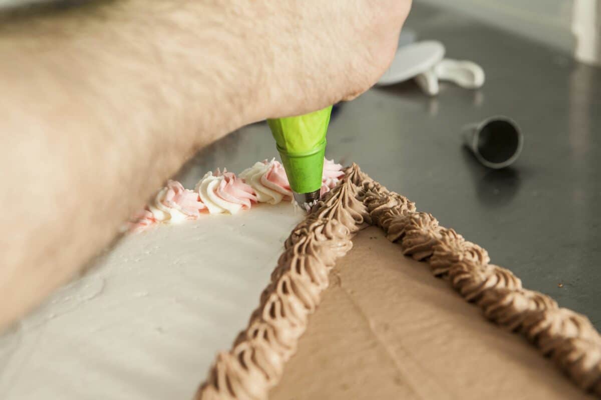 Hand Decorating Cake