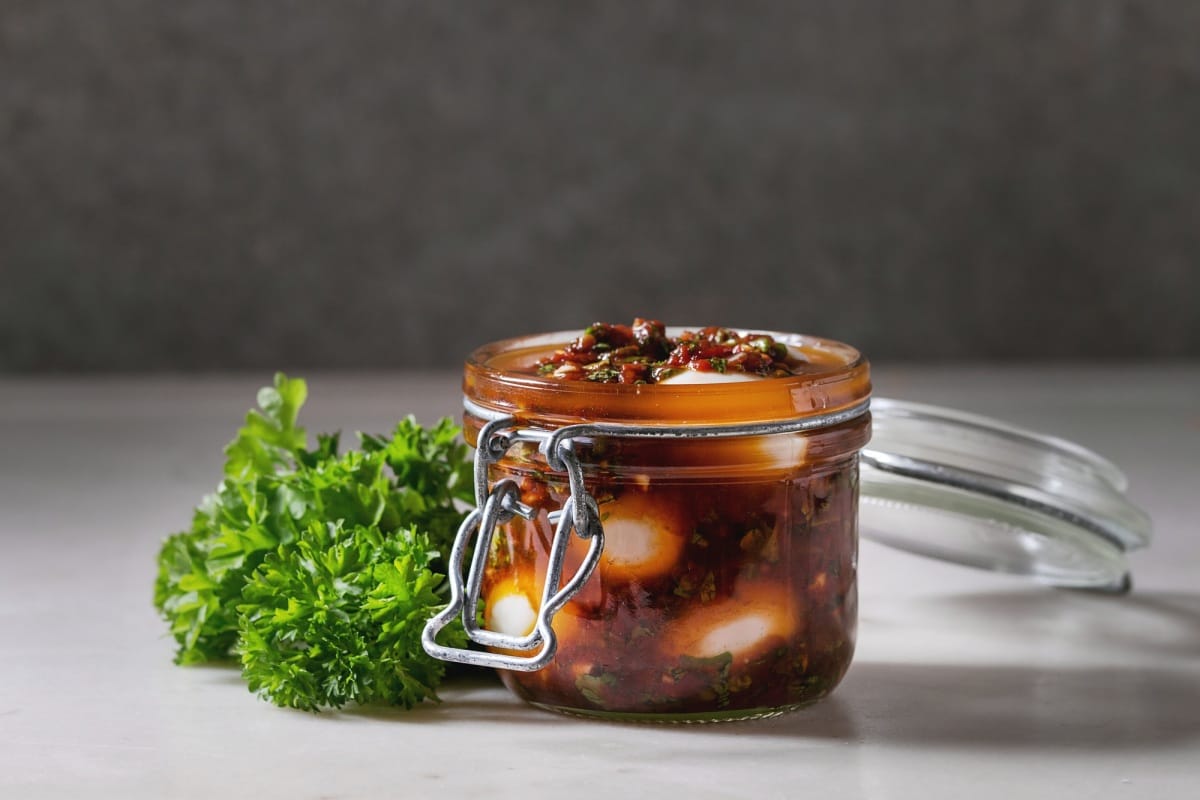 Oeufs de caille marinés