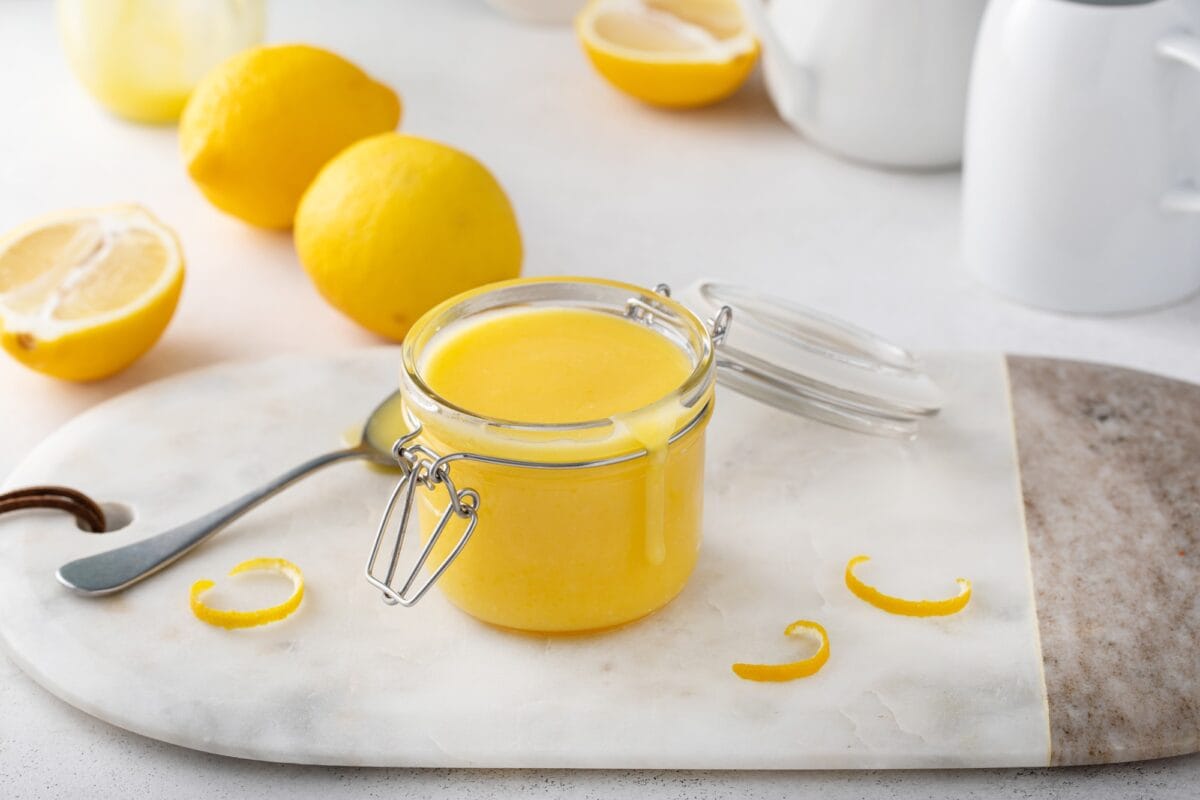 Lemon curd, sauce au citron maison en bocal