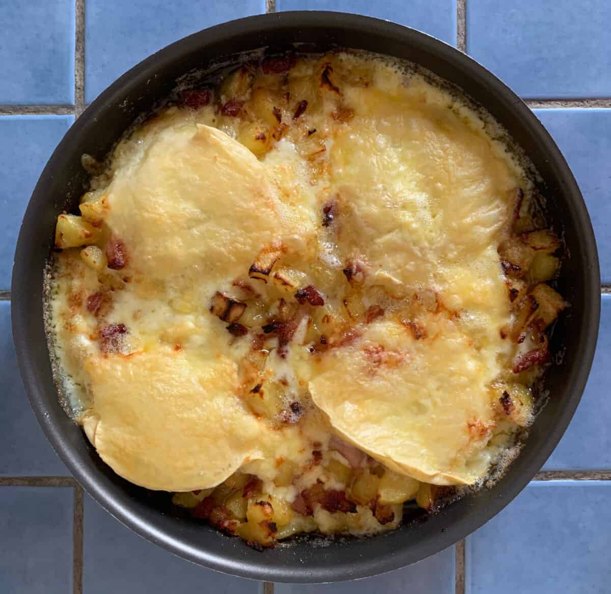 Découvrez la véritable histoire de la tartiflette : entre tradition et modernité