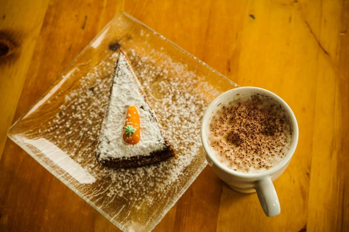 Découvrez les secrets et l’histoire fascinante du carrot cake : ses origines révélées