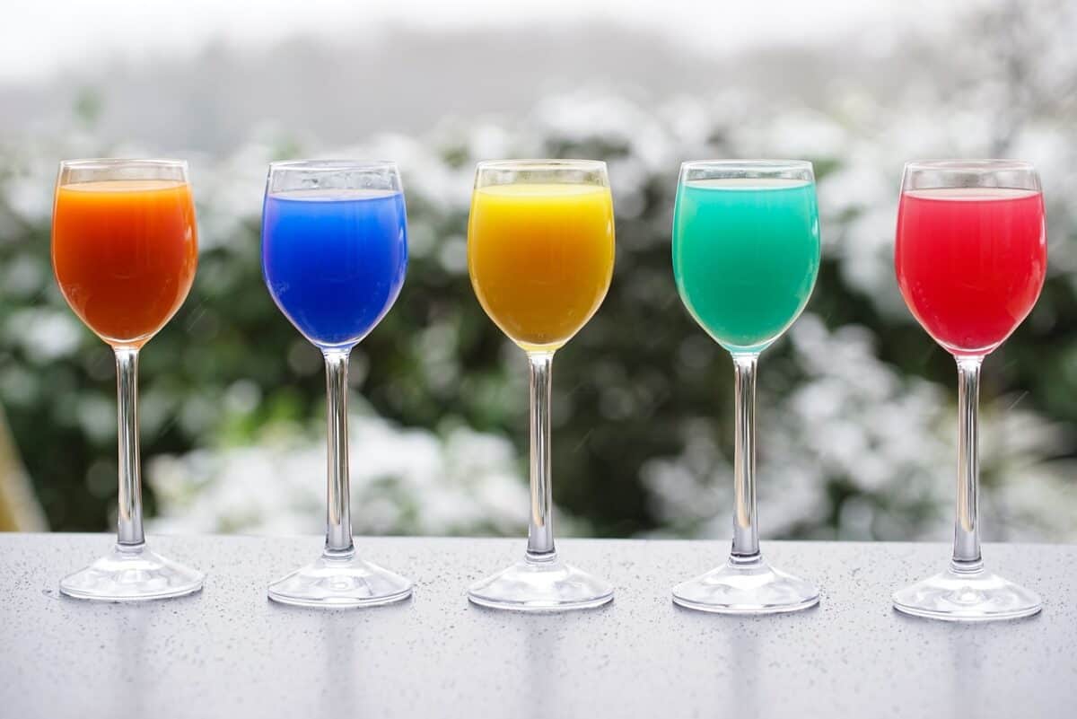 Découverte de l'origine du mocktail : histoire et évolution des cocktails sans alcool