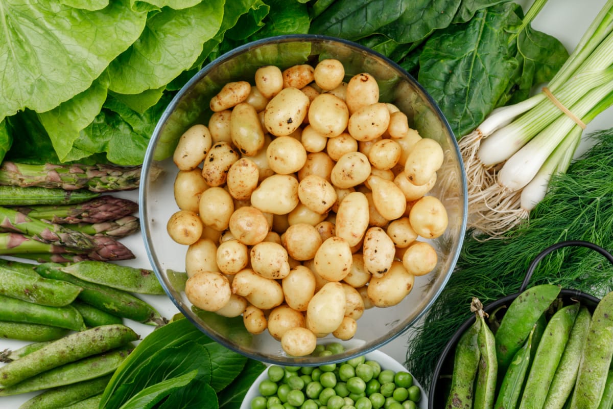 Pommes de terre et légumes verts