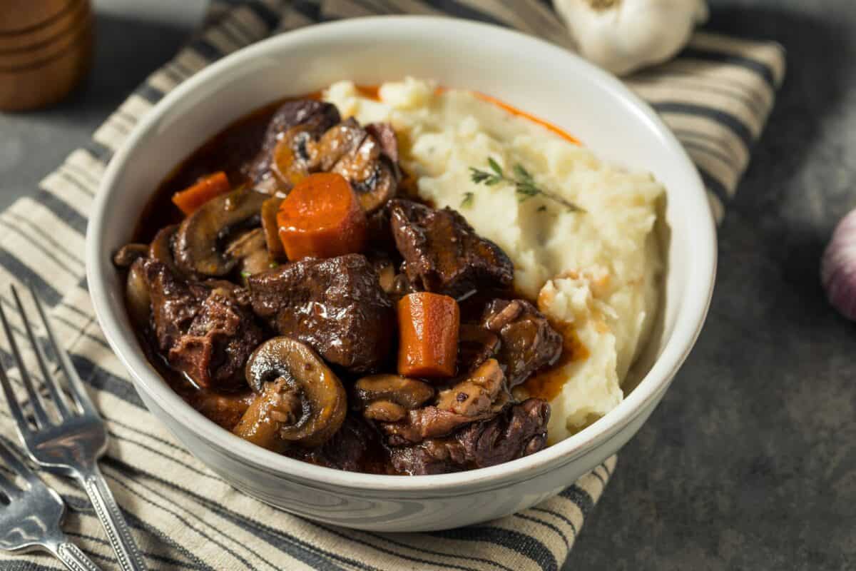 Ragoût de bœuf bourguignon maison