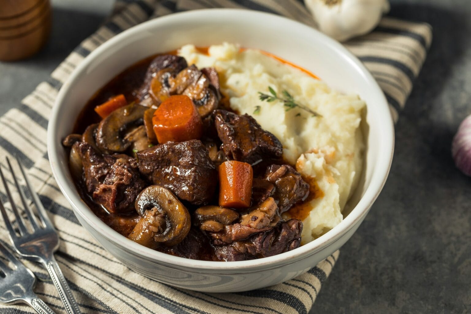 La recette authentique du boeuf bourguignon de grand-mère : un délice