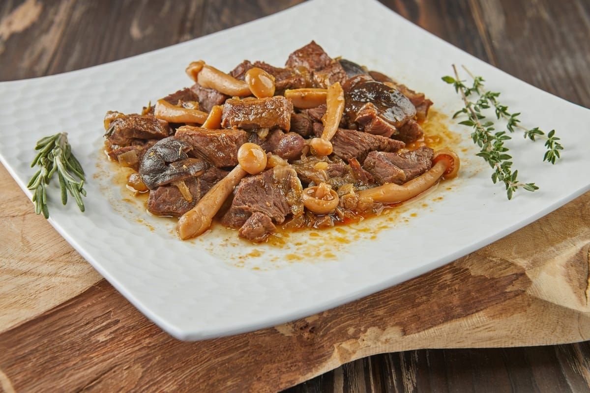 Ragoût de shimagi et de champignons shiitake