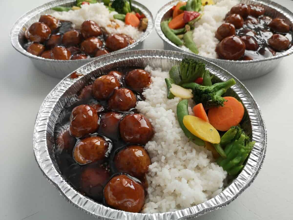 Ready to eat meals in to go containers