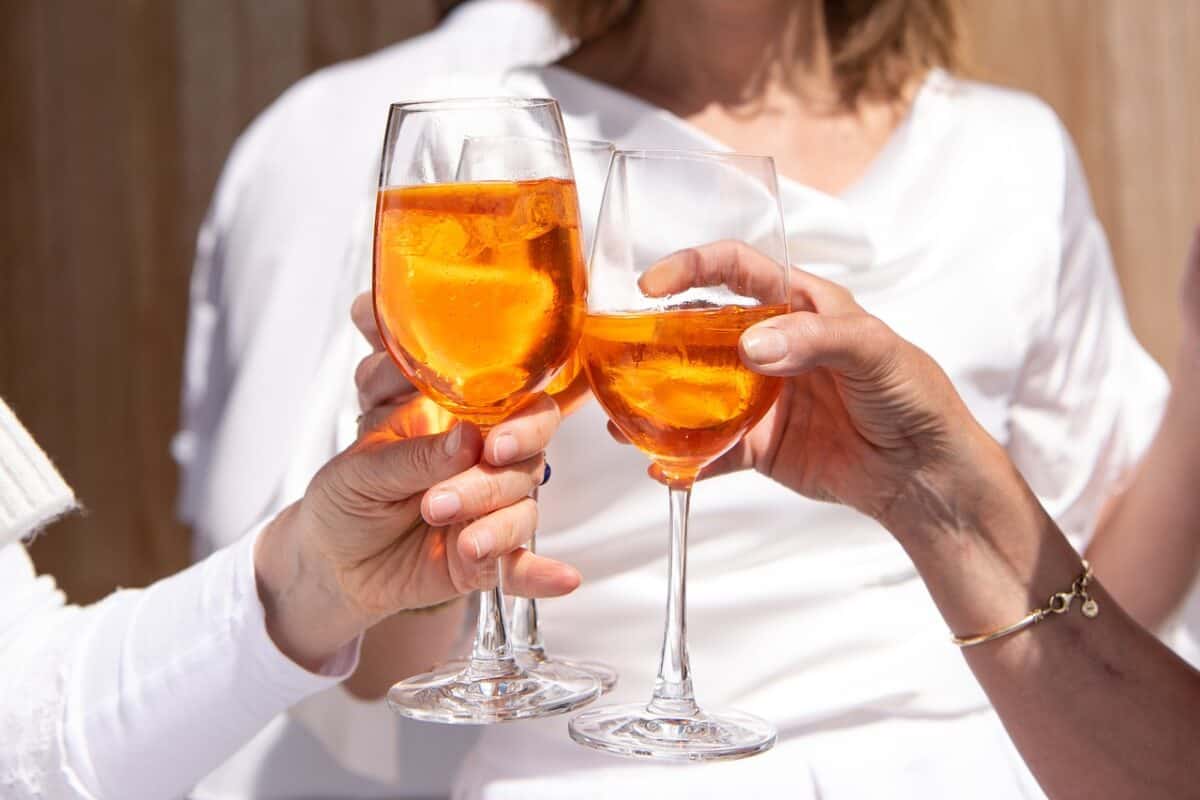 Découvrez la recette authentique du cocktail Spritz pour un apéritif réussi
