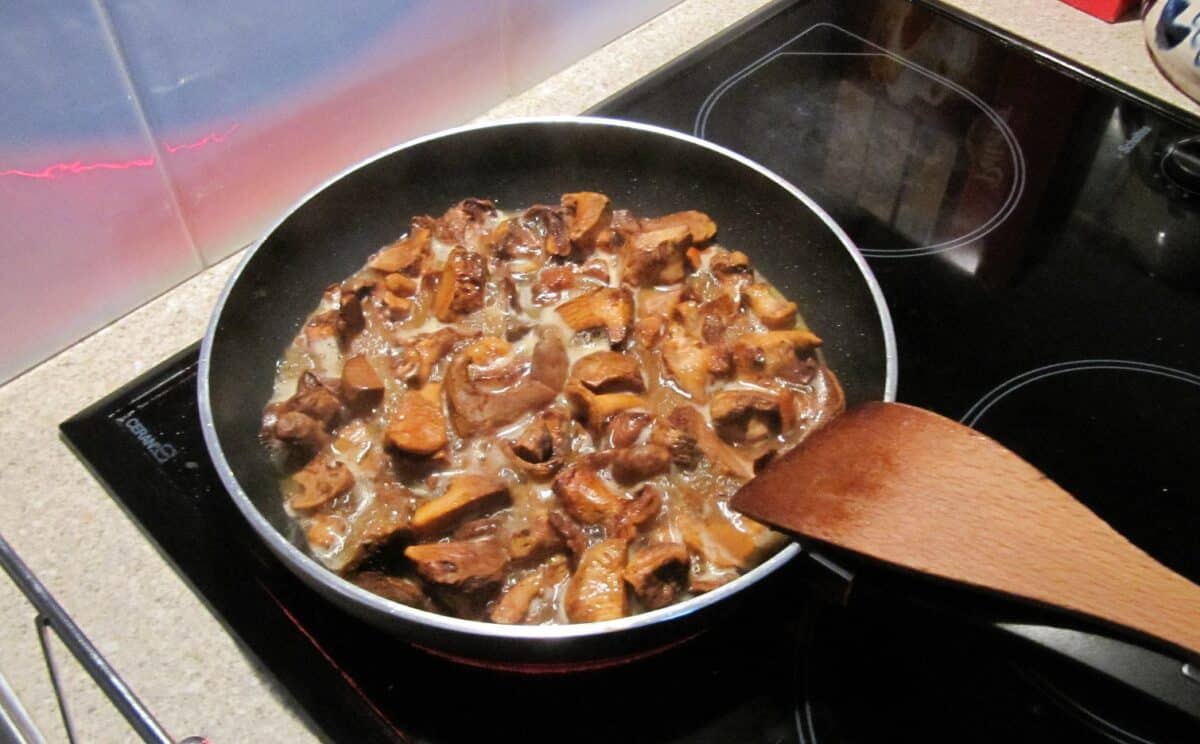 Recette facile de pieds-de-mouton à la poêle : une fricassée savoureuse en 15 minutes