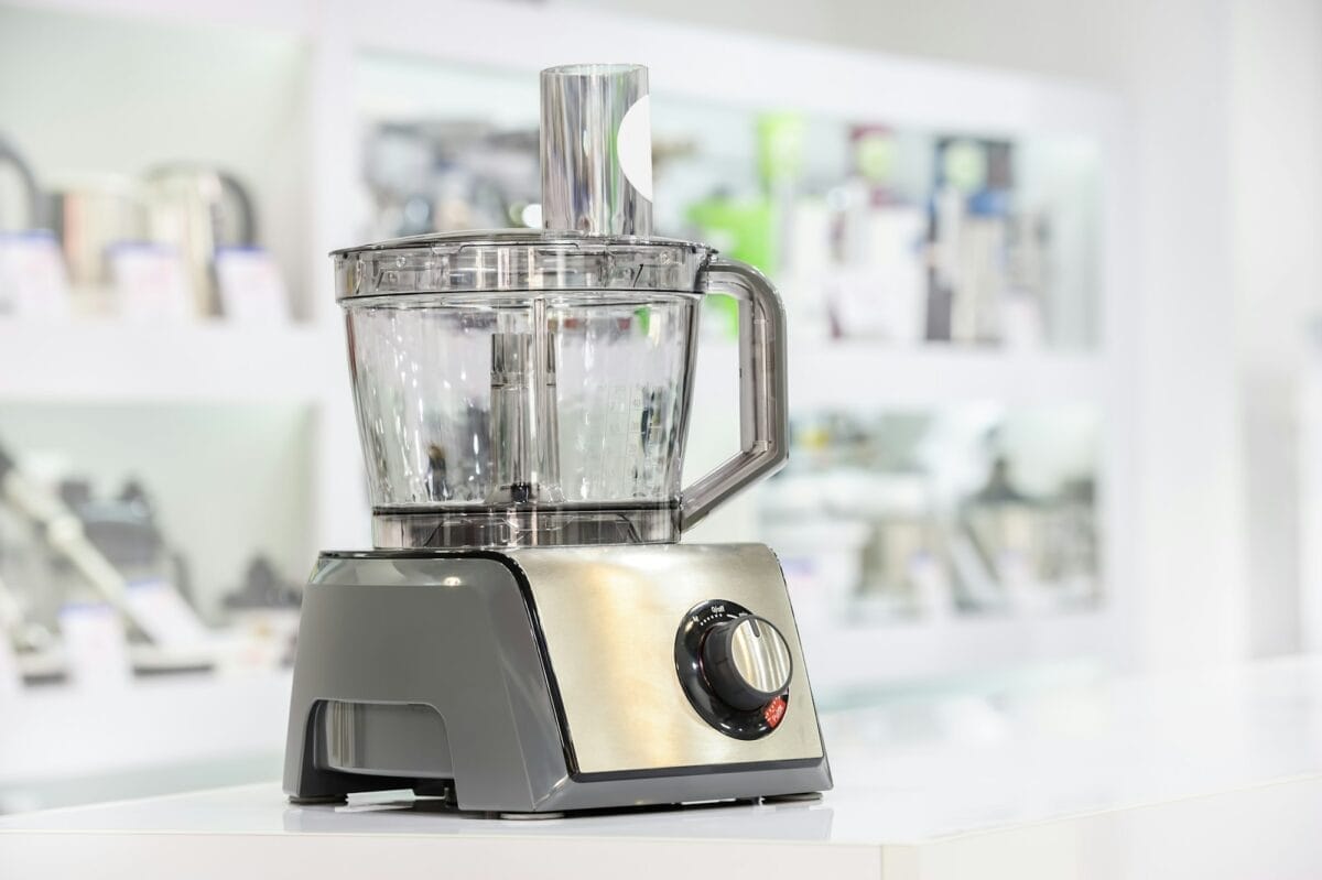 Robot de cuisine électrique simple dans un magasin de détail
