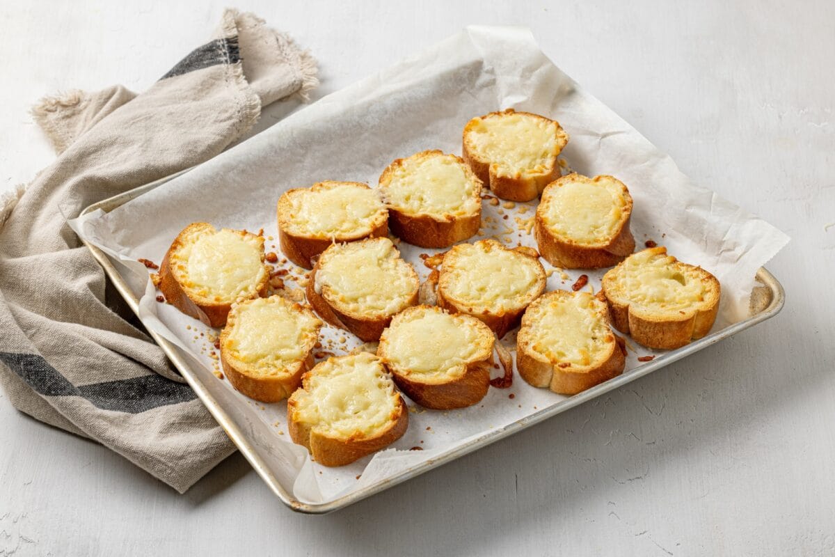 toasts au fromage fraîchement cuits