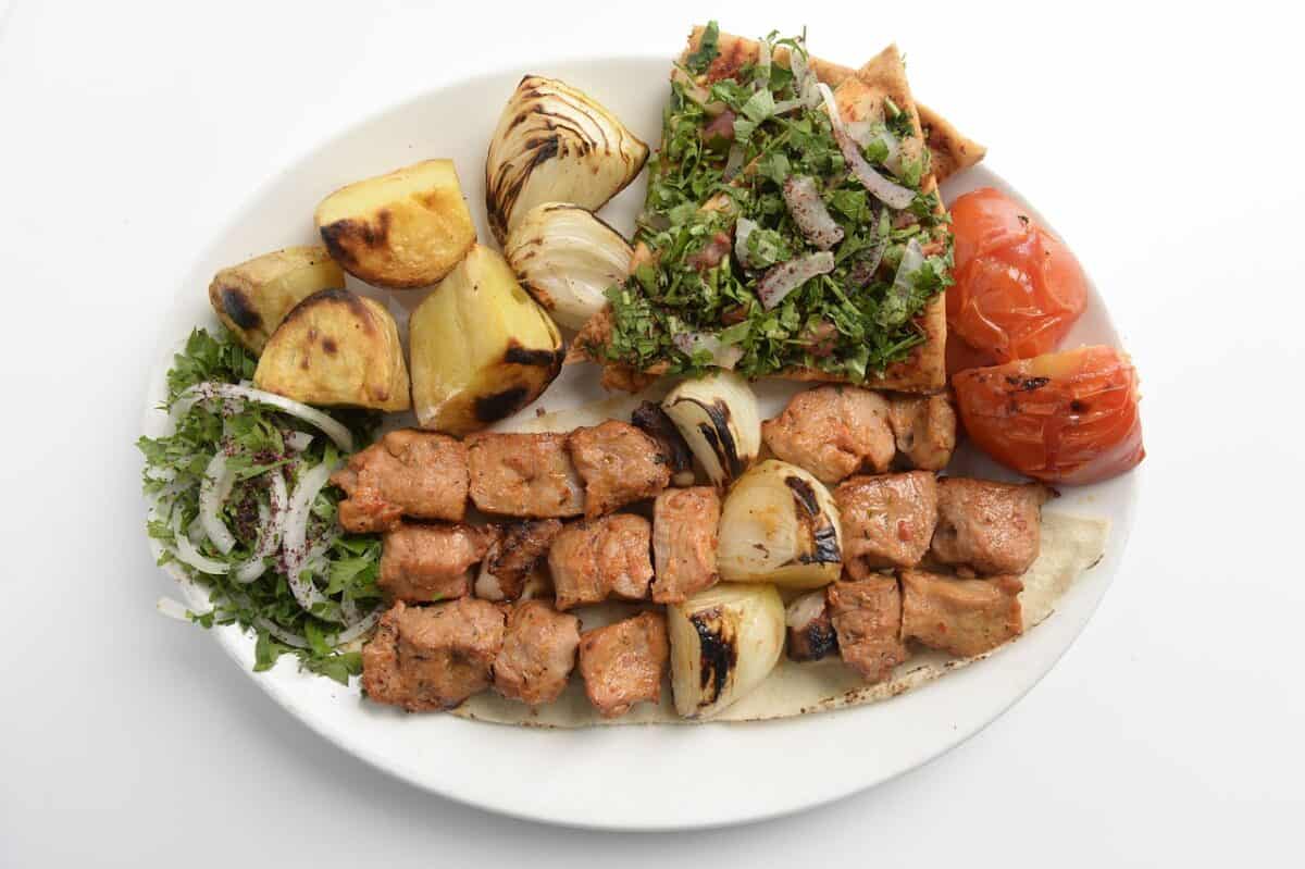 Découvrez le meilleur de la cuisine libanaise : votre traiteur libanais authentique à Paris