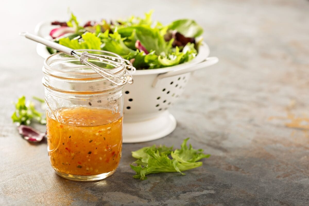 Vinaigrette italienne dans un pot Mason